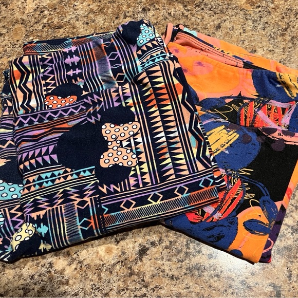 💕The Disney Collection by LuLaRoe O/S Leggings - Picture 1 of 10